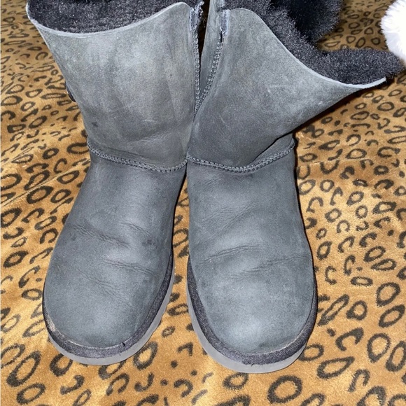 UGGS Black Bailey Button women’s size 9 - Picture 3 of 6